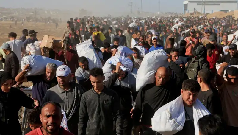 İsrail Ordusu, Han Yunus'ta Kuşatma İçin 15 Kilometrelik Koridor Açtı