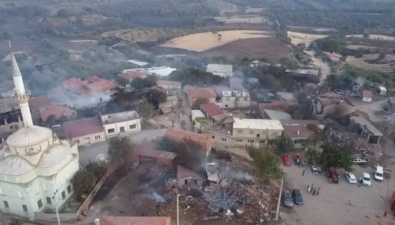Çanakkale'deki Orman Yangını: Yangın Sırasında Havadan Çarpıcı Görüntüler
