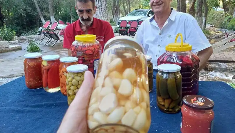 Araban Sarımsağı ile Koruyucu İnsan Sağlığına Önemli Faydalar Sağlayan Turşu