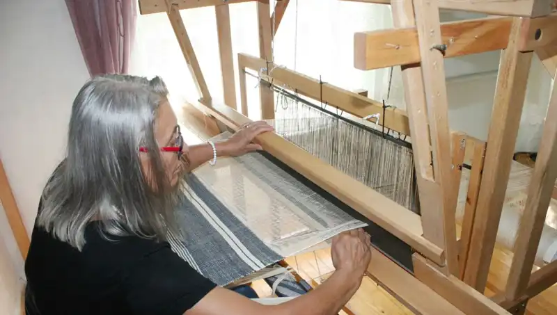 Eski Giysilerin İplerinden Eşsiz Sanatlar: Dönüşüm Süreci