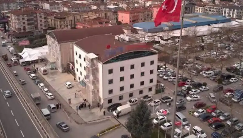 Özel Hastaneye Deprem Mührü: Perde Betonları Kesildi İddiası