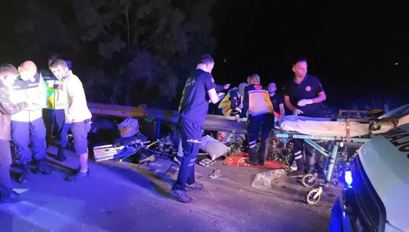 Minibüs Kazasında 5 Kişi Savruldu: Detaylar ve Tüm Gelişmeler