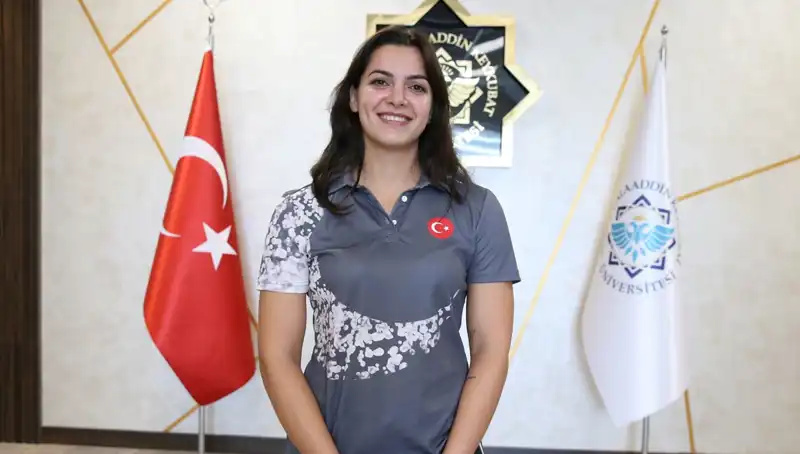 Altın Madalya Kazanan Esra'nın Dünya Şampiyonluğu Hedefi Yükseliyor!