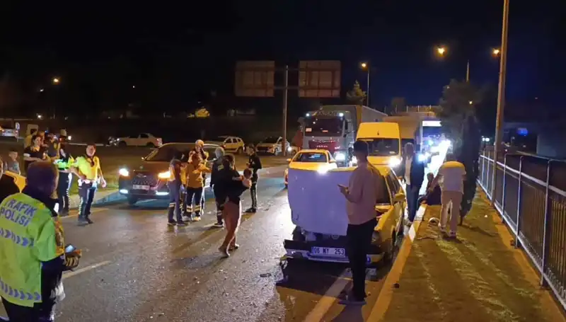 Otoyolda Korkunç Kaza: İki Çocuk ve İki Yetişkin Yaralandı
