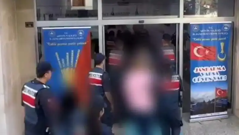 FETÖ ile Mücadelede Tarihi Adım: 30 İlde 65 Tutuklama!