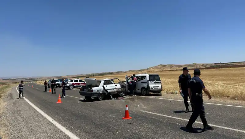 Adıyaman’da Feci Trafik Kazası: Dört Can Gitti, Şoke Eden Detaylar!